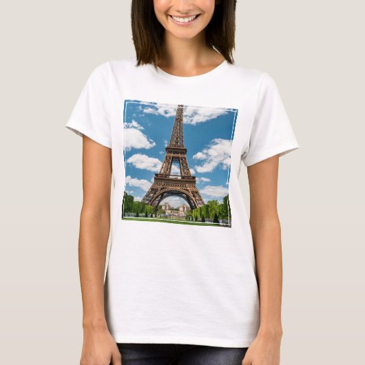 Eiffel Tower View from Champ de Mars Public Park Tシャツ (正面)