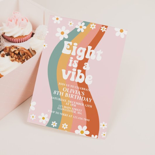 Eight is a Vibe グルービーダイジーレインボー 8歳の誕生日 招待状