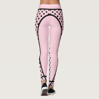 Ein Traum in Rosa mit schwarzen Punkten Yoga レギンス