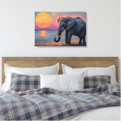 Einsamer Elefant am majestätischen Sonnenuntergang キャンバスプリント (インサイチュ (寝室))