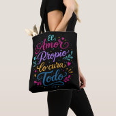 El amor propio lo cura todo トートバッグ (クローズアップ)