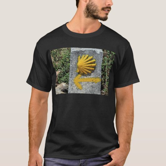El Camino deサンティアゴ・デ・コンポステーラ、スペインの貝 Tシャツ (正面)