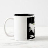 Elbolasの悪魔払いの祈祷師 ツートーンマグカップ (左)