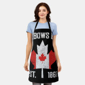 Elbows Up Canada True North Strong Canadian 誇りを持った エプロン (着用した状態)