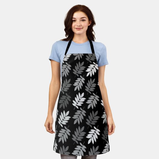 Elder Leaf Big Pattern Black White Grey エプロン (着用した状態)