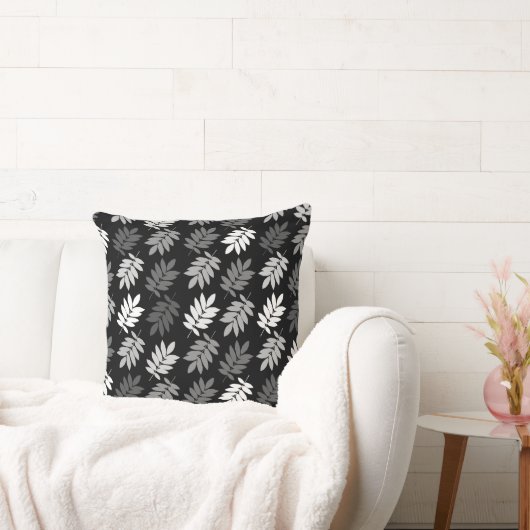 Elder Leaf Pattern Black White Grey クッション (ソファ)