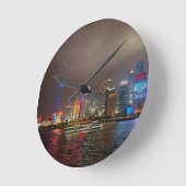 Electric Dreams - Futuristic Shanghai Skyline, A C ラウンド壁時計 (傾斜)