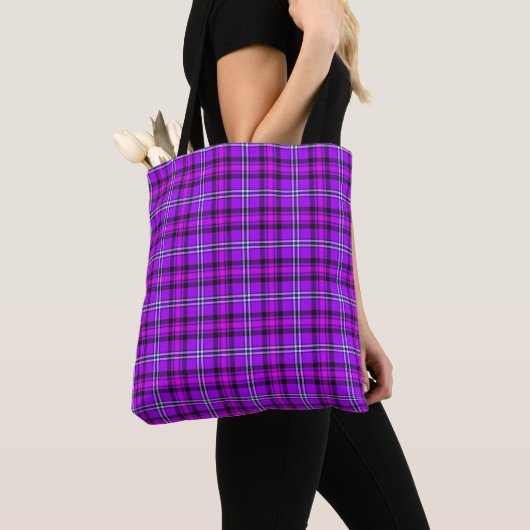 Electric Violet and Fuchsia Plaid Purple トートバッグ (クローズアップ)