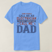 Electrician Dad Gift Tシャツ (デザイン正面)