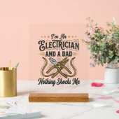 Electrician Dad Nothing Shocks Me Vintage Shirt De アクリルサイン (ウェディング)