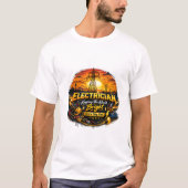 Electrician Keeping The World Bright Retro Sunset Tシャツ (正面)