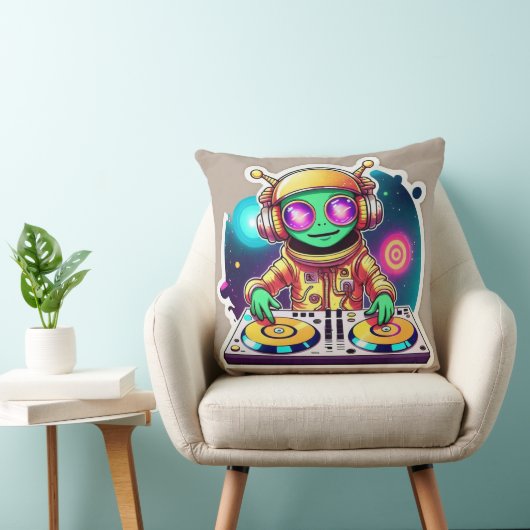 "Electro-Extraterrestrial Jam" クッション (椅子)