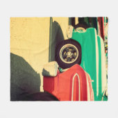 Electronic musical keyboard synthesizer with white フリースブランケット (正面(横))