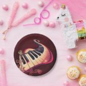 Elegance in motion, the curved piano.  ペーパープレート (パーティー)