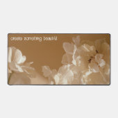 Elegant and dreamy Floral aesthetic (custom text) デスクマット (正面)