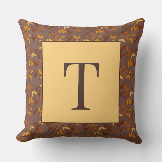Elegant Autumn Leaf Monogram クッション (正面)