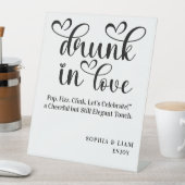 Elegant Black and White Drunk in Love Bar Wedding 台座サイン (インサイチュ)