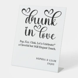 Elegant Black and White Drunk in Love Bar Wedding 台座サイン