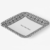 Elegant Black and White Geometric Pattern ペーパープレート (傾斜あり)