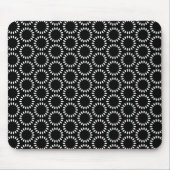 Elegant Black and White Petal Mandala Pattern マウスパッド (正面)