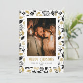 Elegant Black Gold Holly Newlywed Photo Christmas シーズンカード (スタンド正面)