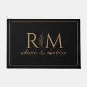 Elegant Black Gold Monogram Script ドアマット (正面)