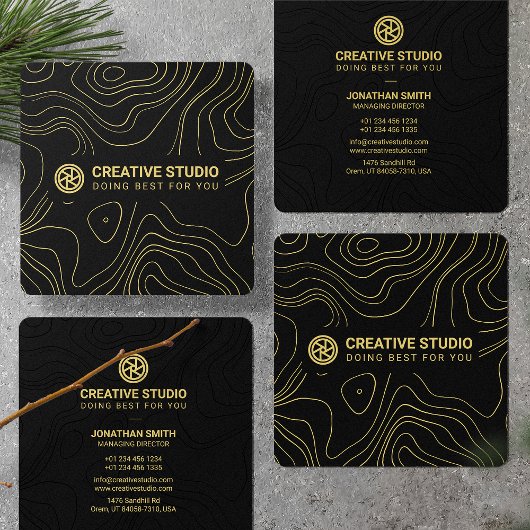 Elegant Black & Gold Photographer Creative Studio スクエア名刺