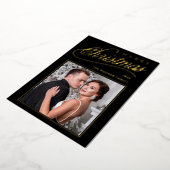 Elegant Black & Gold Script Merry Christmas Photo 箔シーズンカード (回転した状態)