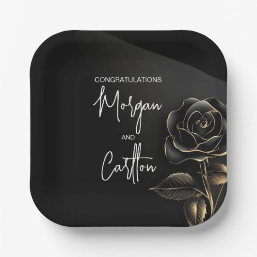 Elegant Black Rose with Gold Accents Wedding ペーパープレート (正面)