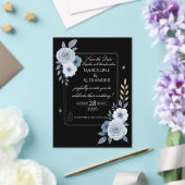 Elegant Black & White Floral Wedding Invitation アクリル招待状 (インサイチュ (ウェディング))
