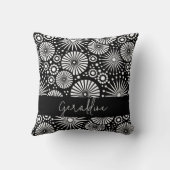 Elegant Black White Geometric Starburst Name  クッション (裏面)
