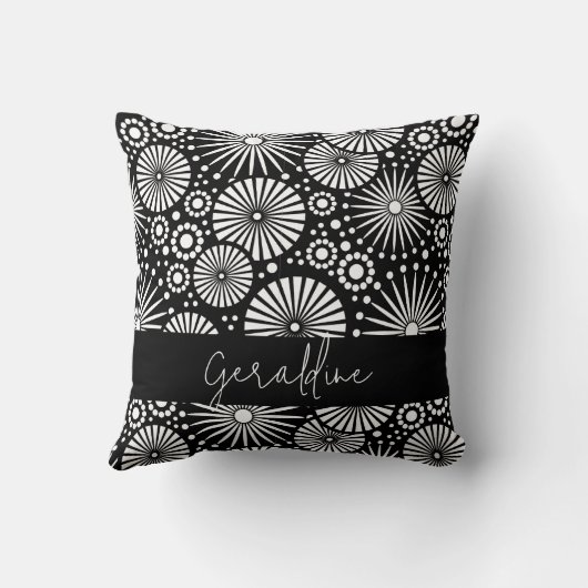 Elegant Black White Geometric Starburst Name  クッション (裏面)