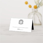 Elegant Black White Monogram Crest Vintage Wedding プレイスカード (正面)