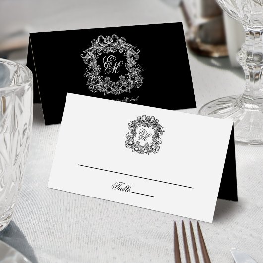 Elegant Black White Monogram Crest Vintage Wedding プレイスカード