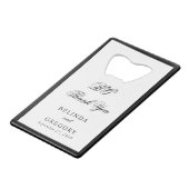 Elegant Black White Monogram Wedding Seating Chart クレジットカード栓抜き (正面アングル)