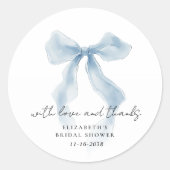 Elegant Blue Bow Bridal Shower Thank You ラウンドシール (正面)