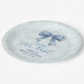 Elegant Blue Bow Engagement Party Invitation ペーパープレート (アングル)