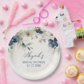 Elegant Blue Floral Winter Bridal Shower ペーパープレート (パーティー)