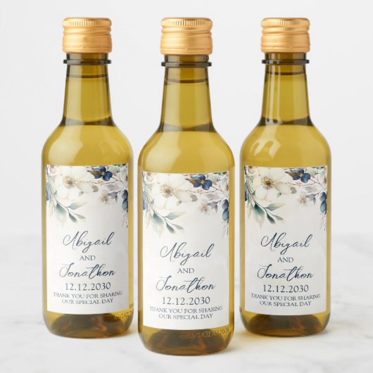 Elegant Blue Floral Winter Wedding Wine Label ワインラベル (ボトル)