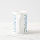 Elegant Blue Green Hydrangea Preppy ボーンチャイナマグカップ (裏面)