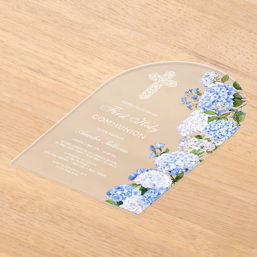 Elegant Blue Hydrangea Arch First Communion アクリル招待状 (レイダウン)