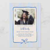 Elegant Blue Stripes Bow Frame Graduation Party 招待状 (裏面)