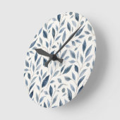 Elegant Blue Watercolor Leaves Pattern  ラウンド壁時計 (傾斜)