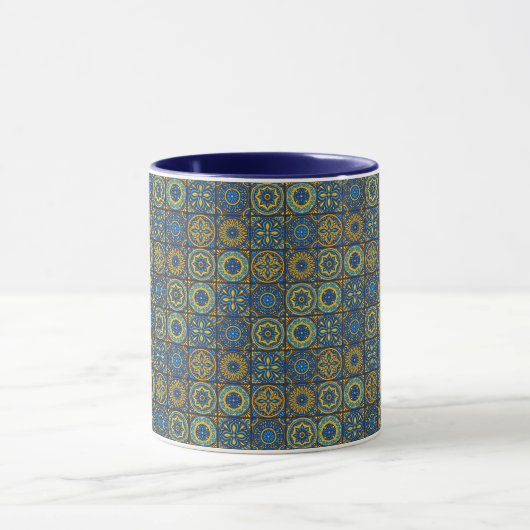 Elegant blue& white Moroccan  pattern  マグカップ (中央)