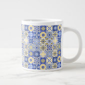 Elegant blue& white Portuguese Azulejo pattern  ジャンボコーヒーマグカップ (右)
