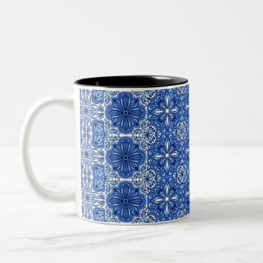 Elegant blue& white Portuguese Azulejo pattern  ツートーンマグカップ (左)