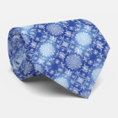 Elegant Blue & White Winter Snowflake Pattern Gift ネクタイ (ロール)