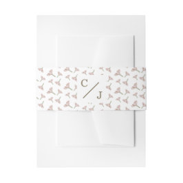 Elegant Blush Pink Wildflower Pattern Monogram 招待状ベリーバンド