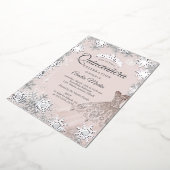 Elegant Blush Pink Winter Snowflake Quinceanera 箔招待状 (回転した状態)