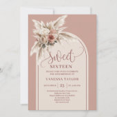 Elegant Boho Dusty Pink Pampas Floral Arch Sixteen 招待状 (正面)